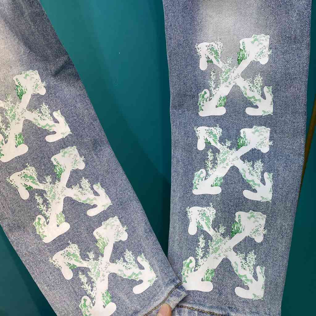 OFF WHITE